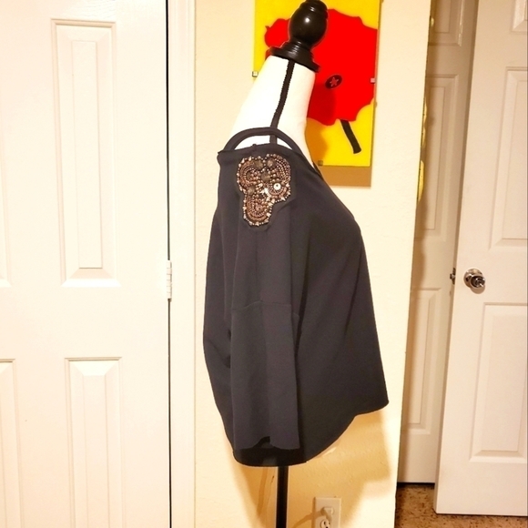 The Battalion | Off Shoulder Sweatshirt - Picture 3 of 6